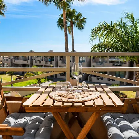 Daire Medano Sunny Apartment, Pool, Parking & *
